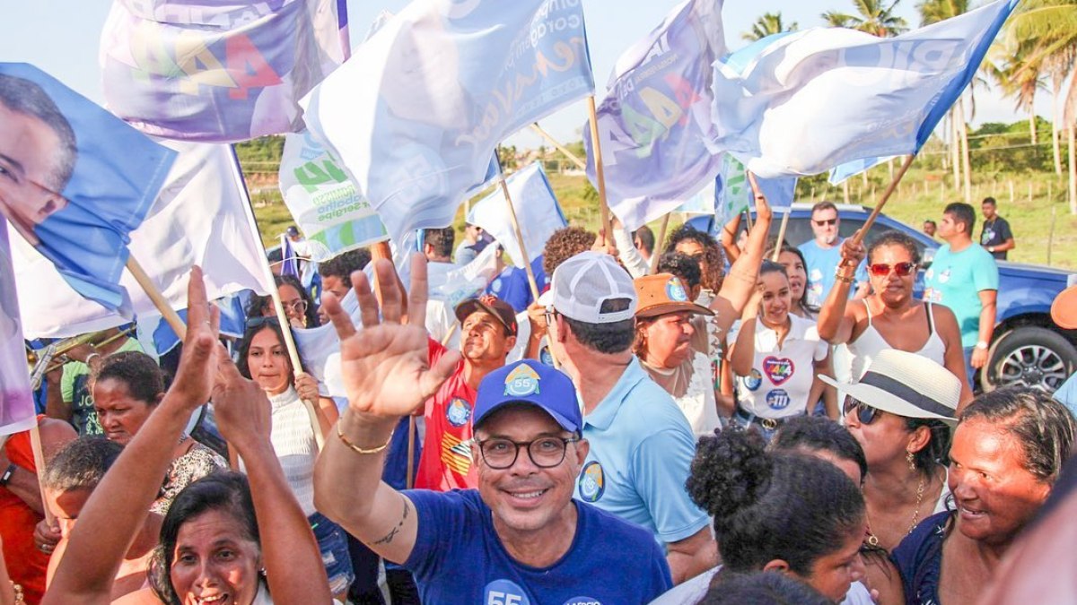 Fábio Mitidieri durante ato de campanha em Santana do São Francisco