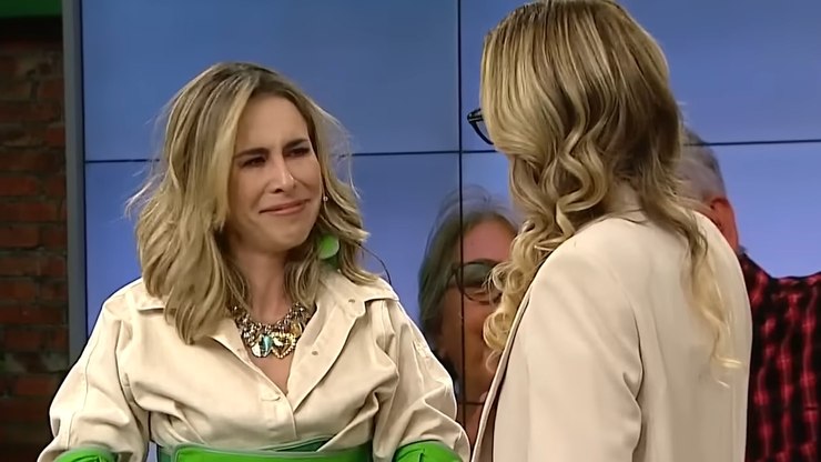 Apresentadora%20da%20TV%20Gazeta%20chora%20ao%20usar%20traje%20que%20simula%20velhice