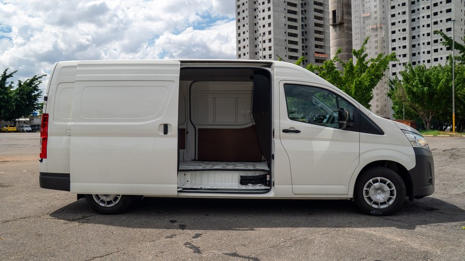 Toyota Hiace AT DX