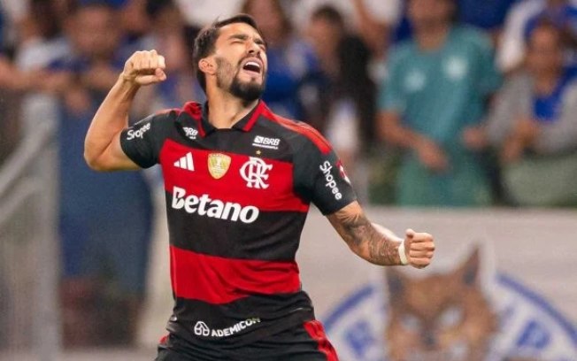 Paquetá vibra após fazer o gol do Flamengo no empate em 1 a 1 com o Cruzeiro