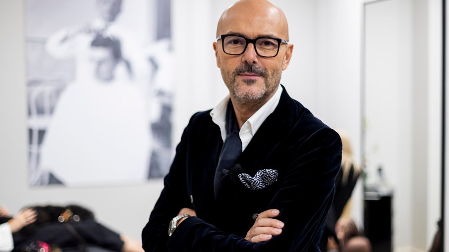 Rossano Ferretti wants to discover the best hairdresser in Brazil 