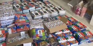Copa: operação apreende mais de 85 mil álbuns e figurinhas falsas