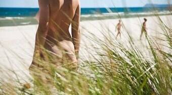 Praia de nudismo é um dos assuntos que bombaram em 2016; confira outros quatro