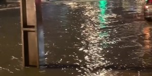 Porto Alegre enfrenta fortes chuvas e sofre com alagamentos