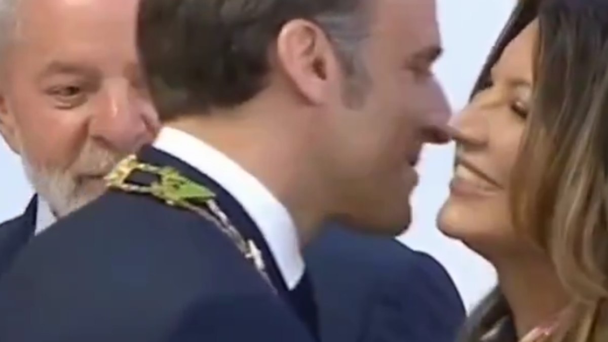 Web nota troca de olhares entre Janja e Macron