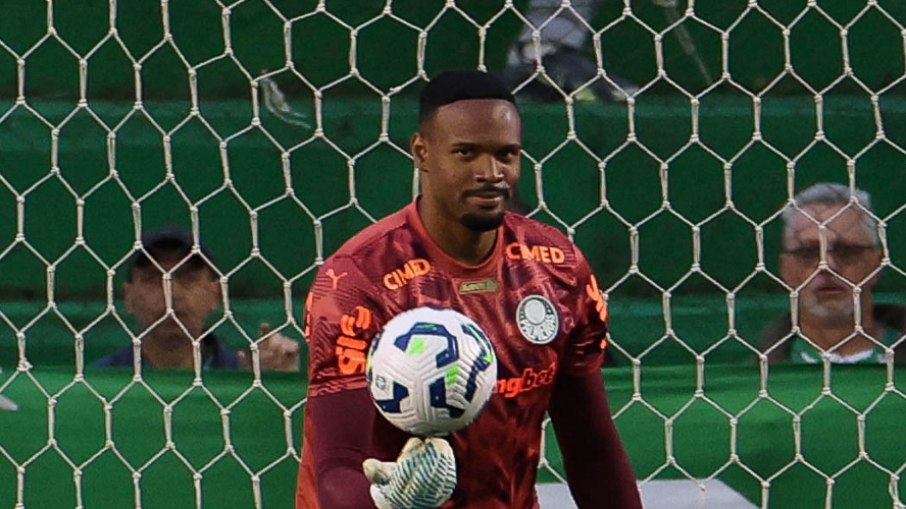 Carlos Miguel fez defesas importantes contra o Juventude Carlos Miguel fez defesas importantes contra o Juventude