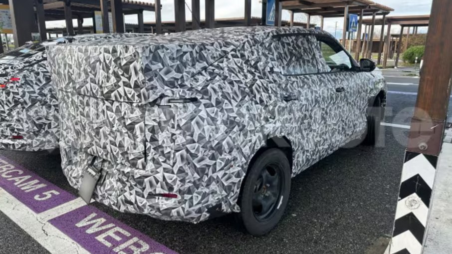 Novo Fiat Fastback flagrado na Italia