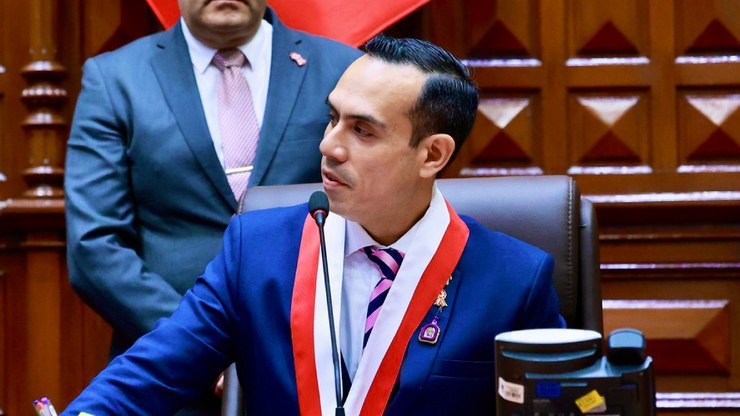 Presidente do Peru é destituído do cargo