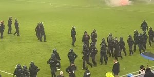 Violência marca clássico da Copa da Alemanha e deixa 85 feridos