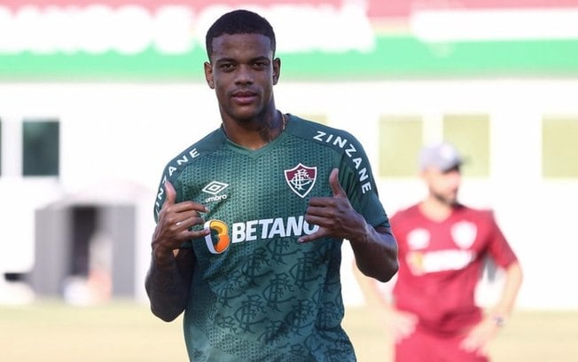 'Identificado' com Diniz, Caio Paulista ganha minutos no Fluminense e vira aposta de versatilidade