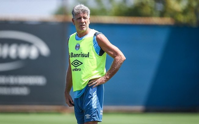 Renato Portaluppi volta ao banco do Grêmio após não viajar para Erechim - Foto: Lucas Uebel/Grêmio