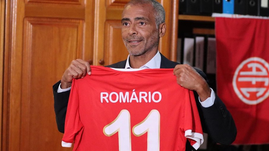 Romário é eleito presidente do América-RJ