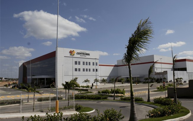 Construção de shopping marca desenvolvimento em Lagarto