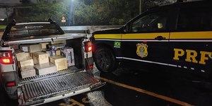 Polícia apreende mais de 700 caixas de Iphone na BR-290