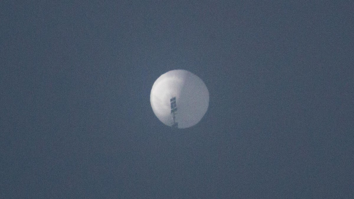 Balão chinês em espaço aéreo norte-americano