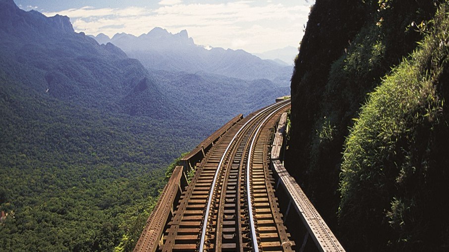 De Curitiba a Morretes são 70 km De Curitiba a Morretes são 70 km
