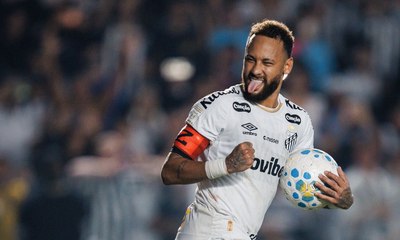 Lateral do Vasco xinga e aponta deslealdade de Neymar