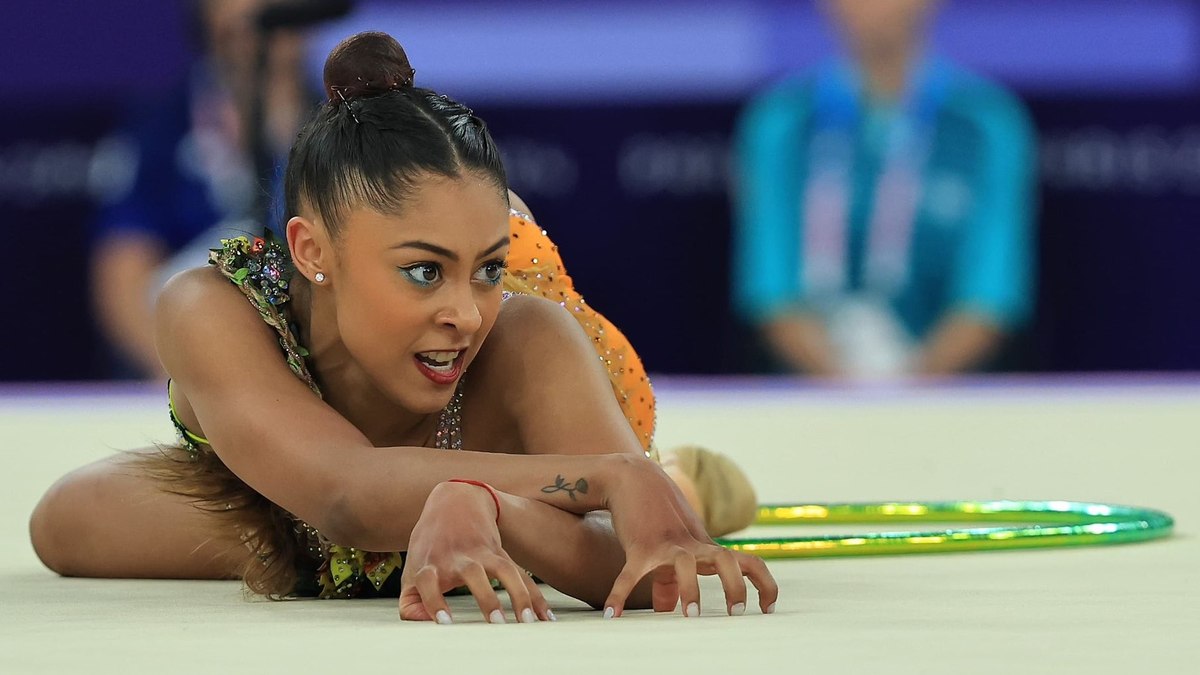 Bárbara Domingos disputou final do individual geral na ginástica rítmica