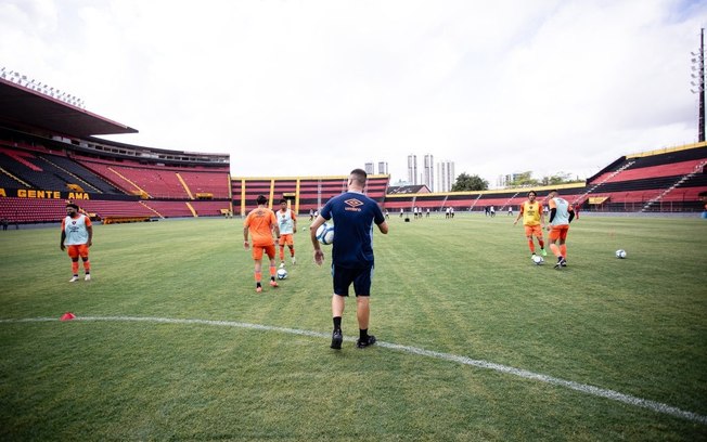 Reforços do Sport participam do treinamento na Ilha do Retiro