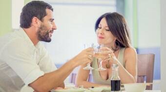 Veja seis atitudes que te farão arrasar na conquista, de acordo com a ciência