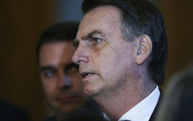 Cirurgia de remoção da bolsa de colostomia de Bolsonaro estava marcada para 12 de dezembro, mas foi adiada para o ano que vem, após nova avaliação em janeiro