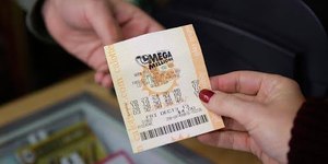 Prêmio da Mega Millions chega a R$ 1,6 bilhão; saiba concorrer