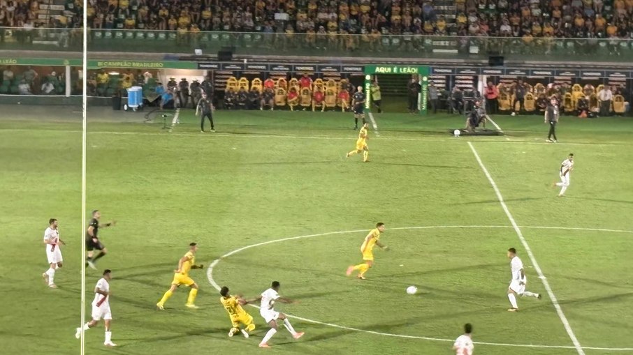 Partida de futebol entre Mirassol x Always Ready