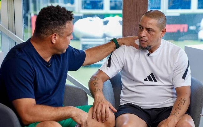 Ronaldo e Roberto Carlos, pentacampeões com o Brasil