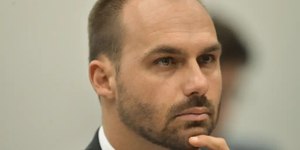 Eduardo Bolsonaro é afastado da PF por faltas; veja detalhes