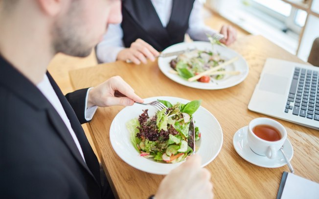 Alimentação corporativa ganha papel estratégico em 2026