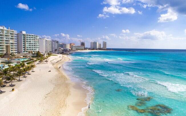 Cancún é um dos destinos para viajar sozinho mais conhecidos ao redor do mundo por causa do agito em seus resorts