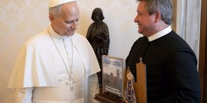 VÍDEO: Papa recebe Imagem de Nossa Senhora Aparecida