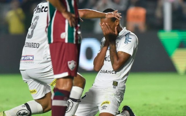 Luiz Felipe comemora gol como desabafo no Santos