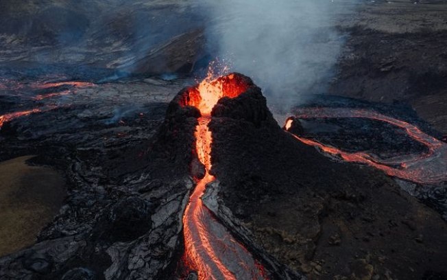 Vulcão na Islândia pode entrar em erupção a qualquer momento e causar estragos