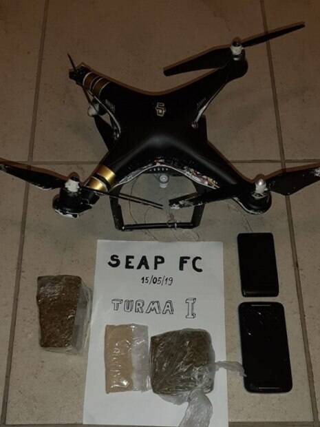 Drone com drogas e celulares