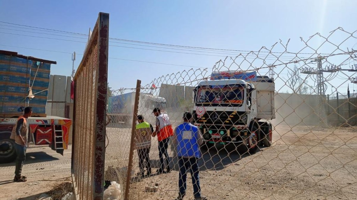 Caminhão de ajuda humanitária acessando a Faixa de Gaza