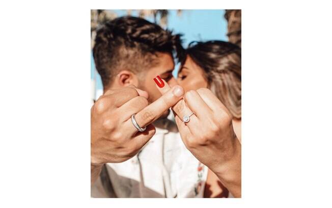 Zé Felipe e a noiva, Isabella Arantes