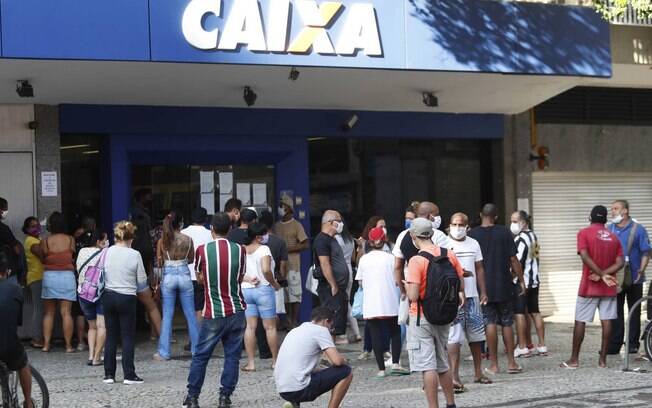 Caixa paga última parcela do auxílio emergencial a 6,9 milhões de brasileiros neste domingo (13)