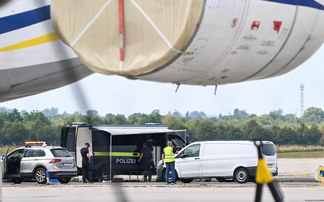 Alemanha mobilizou especialistas antiterrorismo para investigar ataque híbrido com alto grau de profissionalismo contra aeroporto de Leipzig Alemanha mobilizou especialistas antiterrorismo para investigar ataque híbrido com alto grau de profissionalismo contra aeroporto de Leipzig