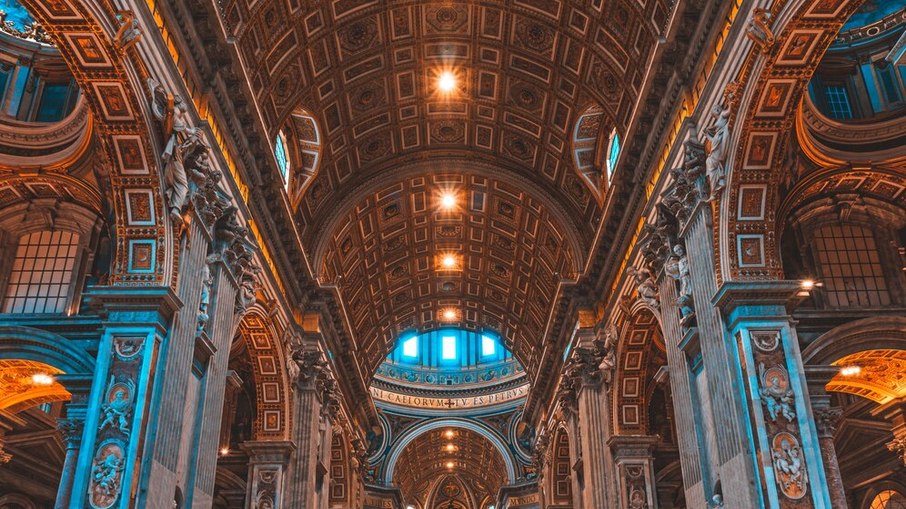 Parte interna da Basílica de São Pedro