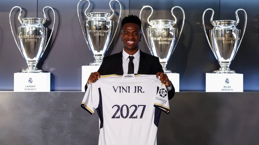 Real Madrid renova contrato com Vini Jr. até 2027