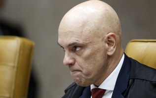 Moraes proíbe acampamentos na Praça dos Três Poderes