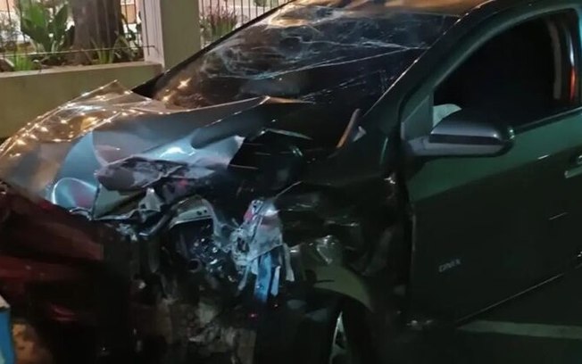 Mulher é presa com drogas após perseguição policia