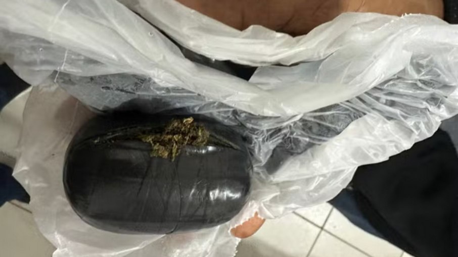 Mulher tentou entrar no presídio com maconha no ânus