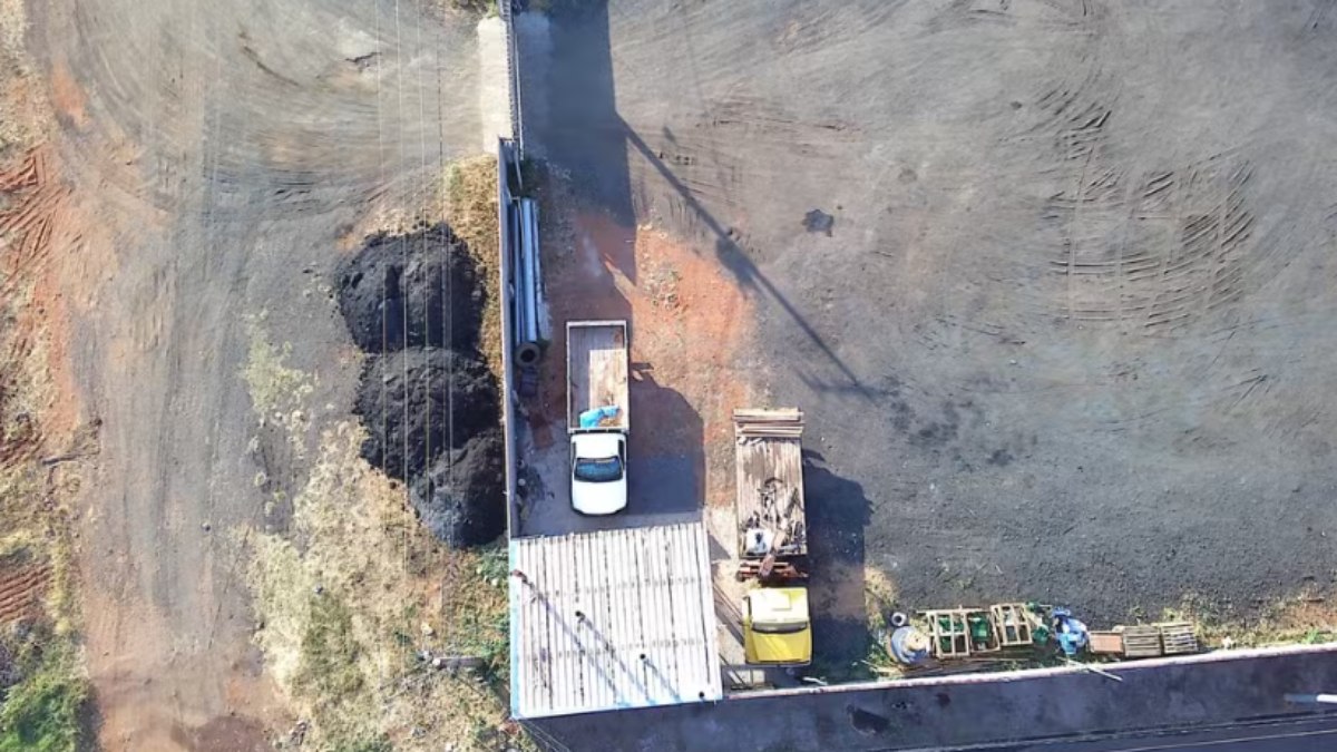 Corpo foi encontrado por cães e militares do Corpo de Bombeiros