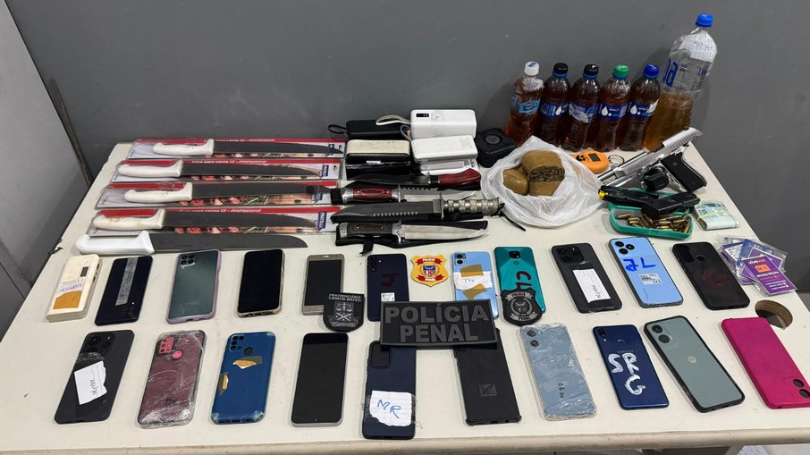 Homem também tentou entrar com celulares em presídio na Bahia Homem também tentou entrar com celulares em presídio na Bahia