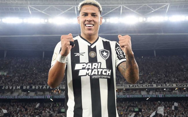 Matheus Martins se destaca em vitória do Botafogo