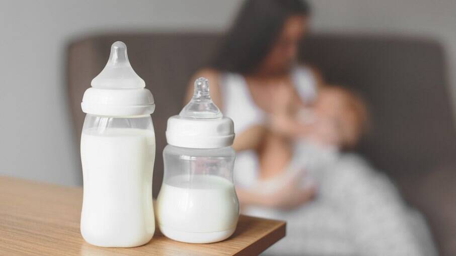 leite materno, mãe, mamadeira