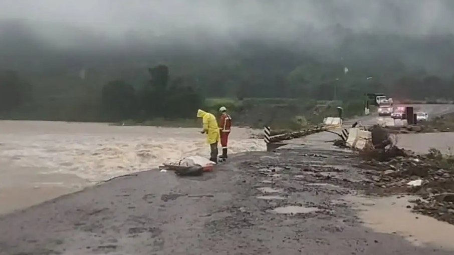 Temporais colocam 18 cidades do RS em situação de emergência Temporais colocam 18 cidades do RS em situação de emergência