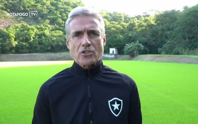 Em vídeo, Luís Castro condena violência e pede união: 'Todos juntos podemos fazer um grande Botafogo'